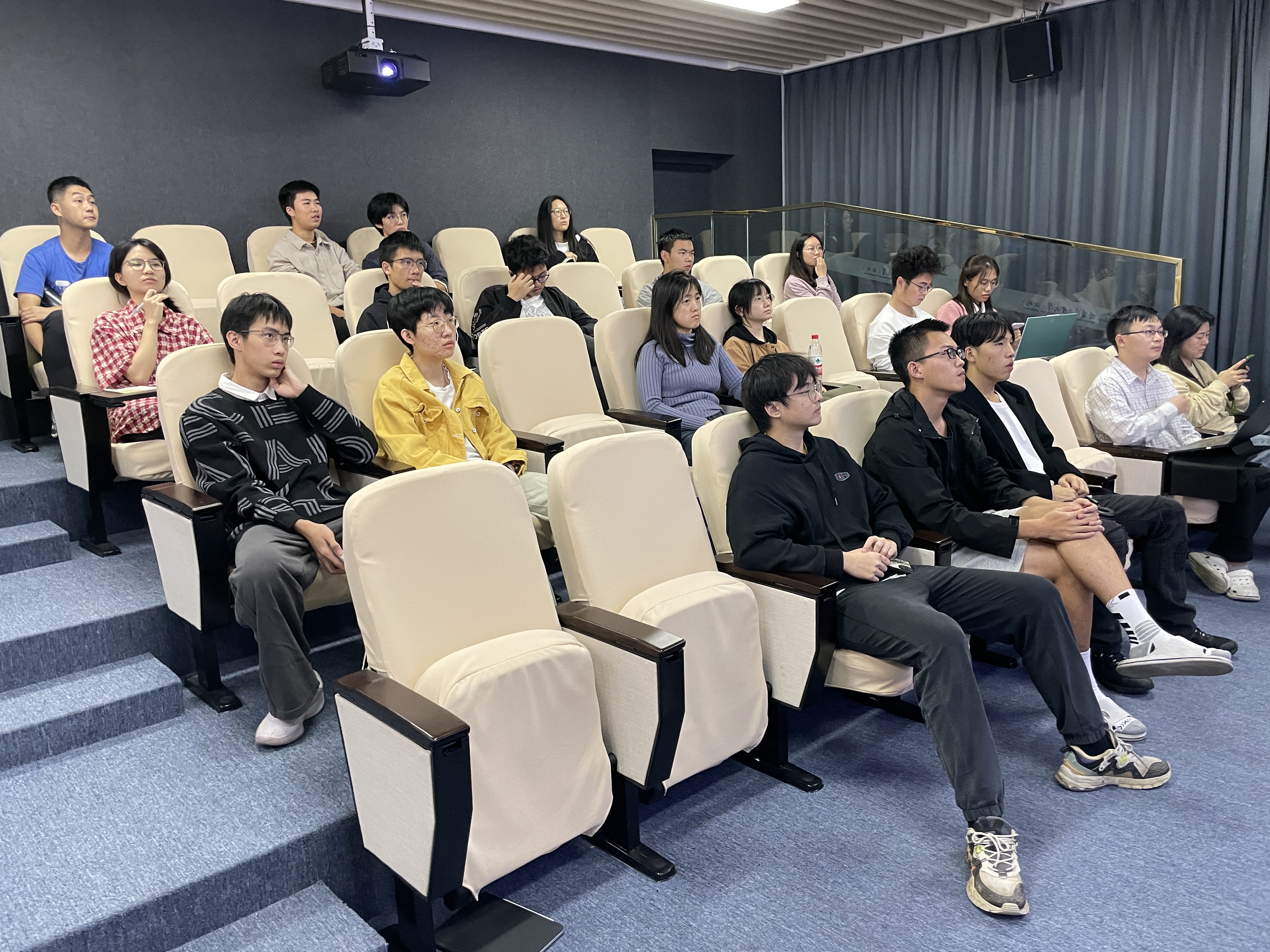 24 1001 Nights People