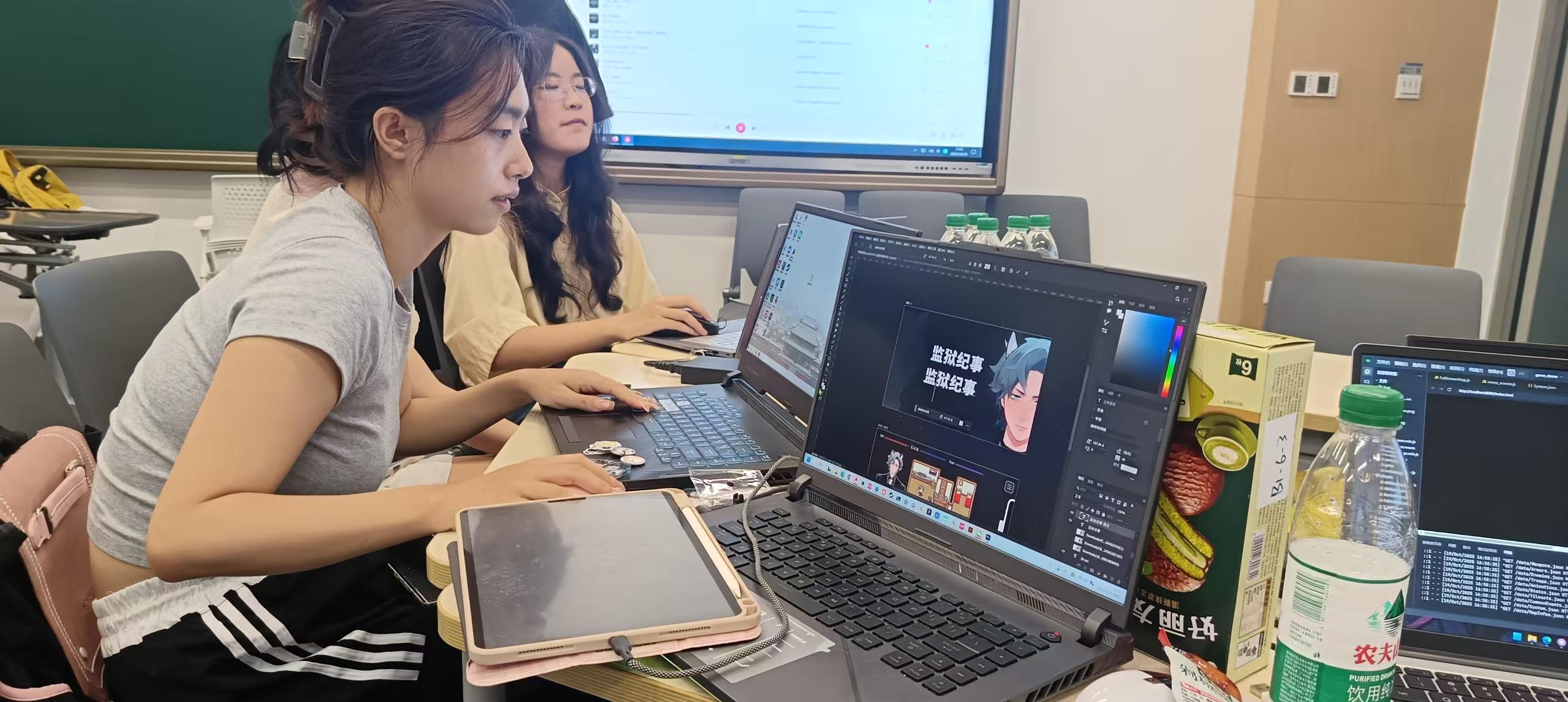 25 Demo Day Tea Time Discussing